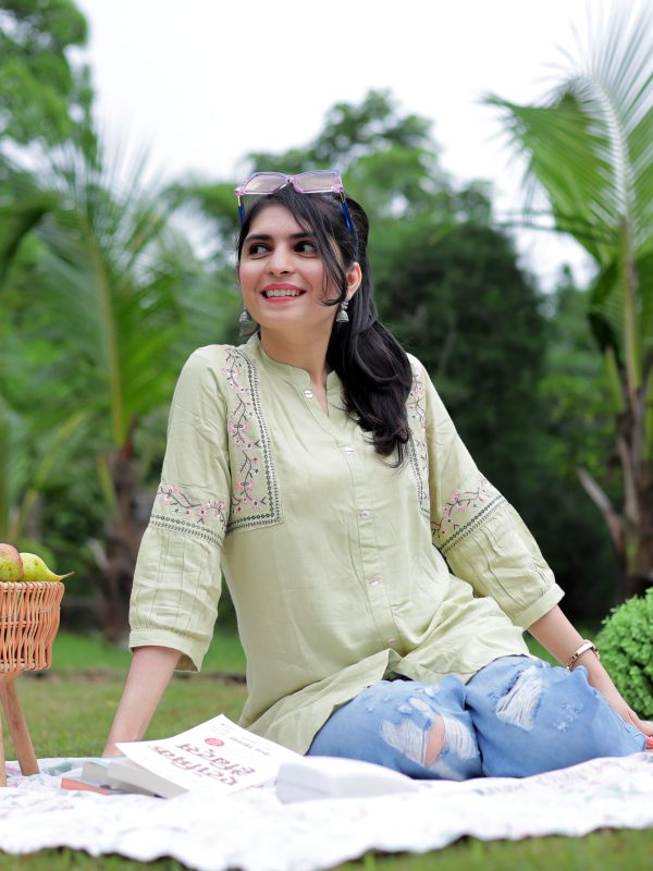 Floral Embroidered Kurta Set